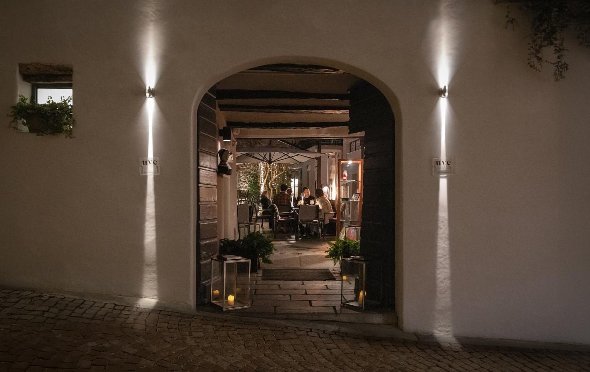 Uve Rooms&Wine Bar La Morra Exterior foto