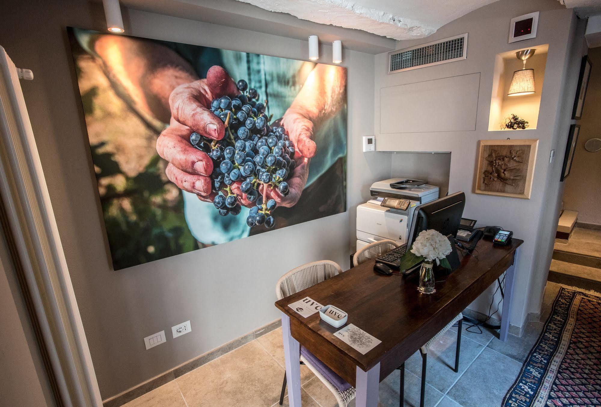 Uve Rooms&Wine Bar La Morra Exterior foto