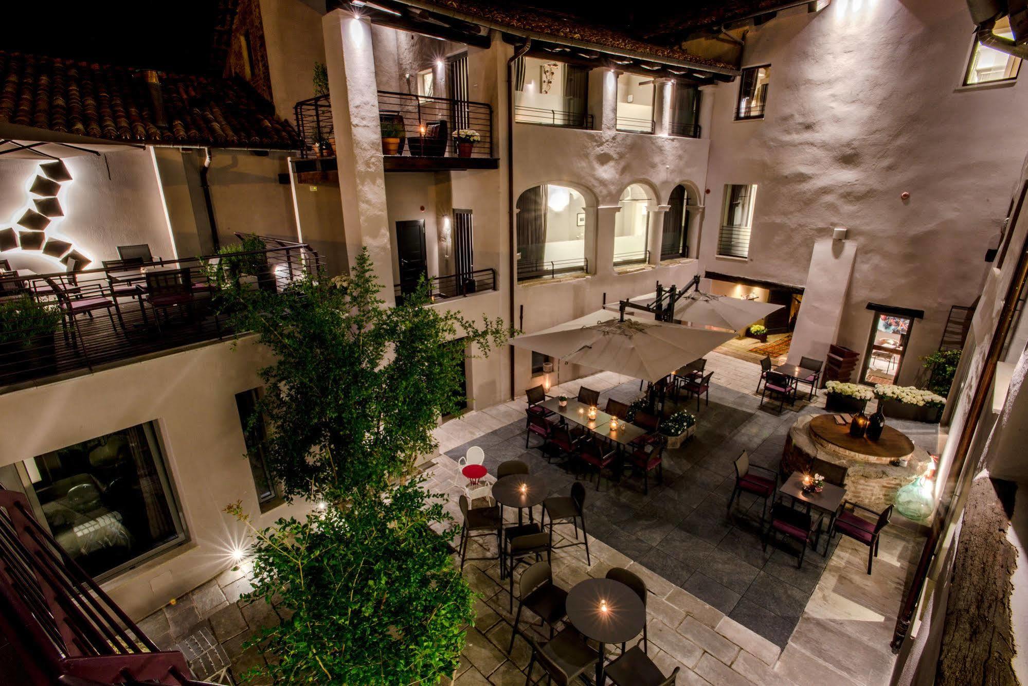 Uve Rooms&Wine Bar La Morra Exterior foto