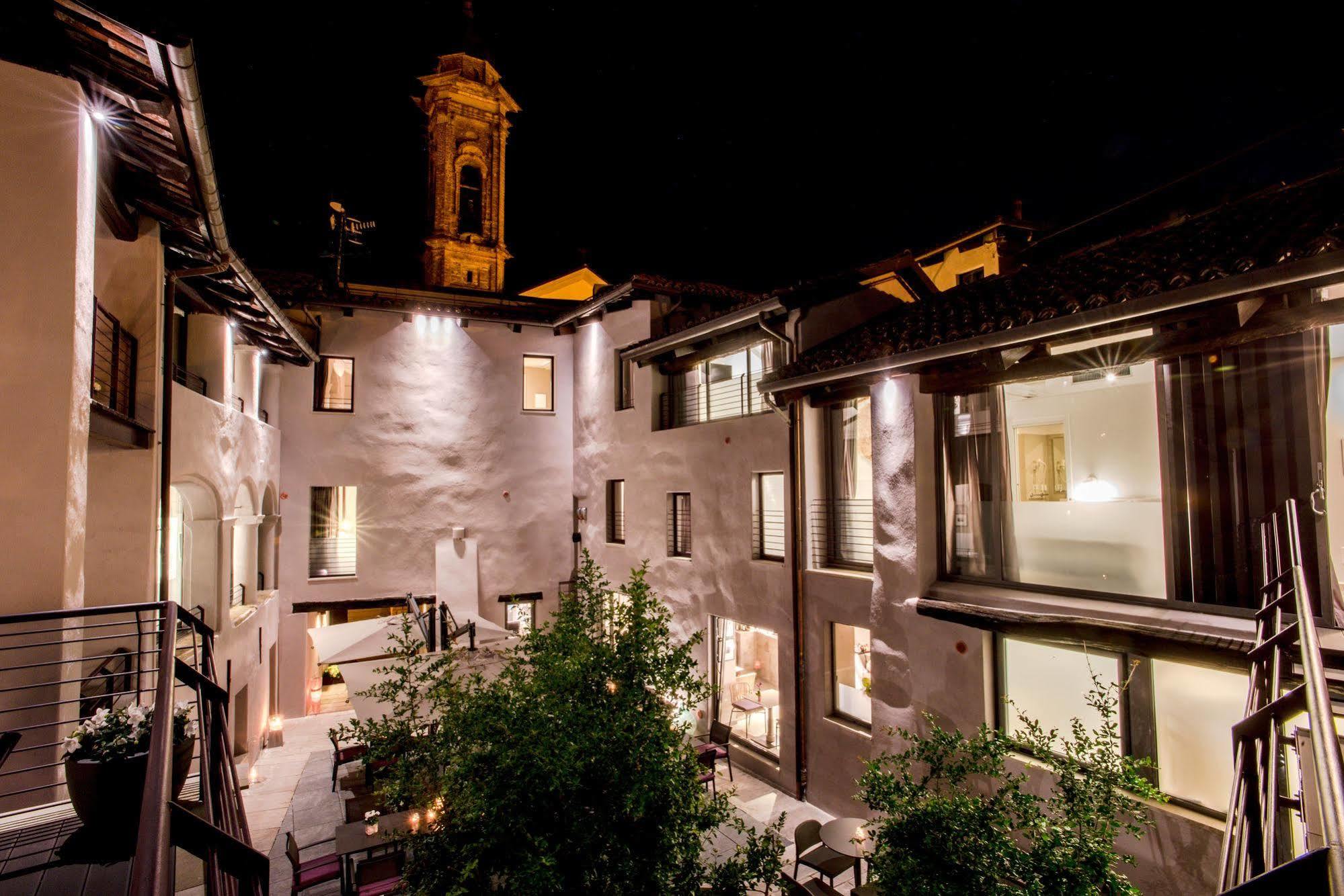 Uve Rooms&Wine Bar La Morra Exterior foto